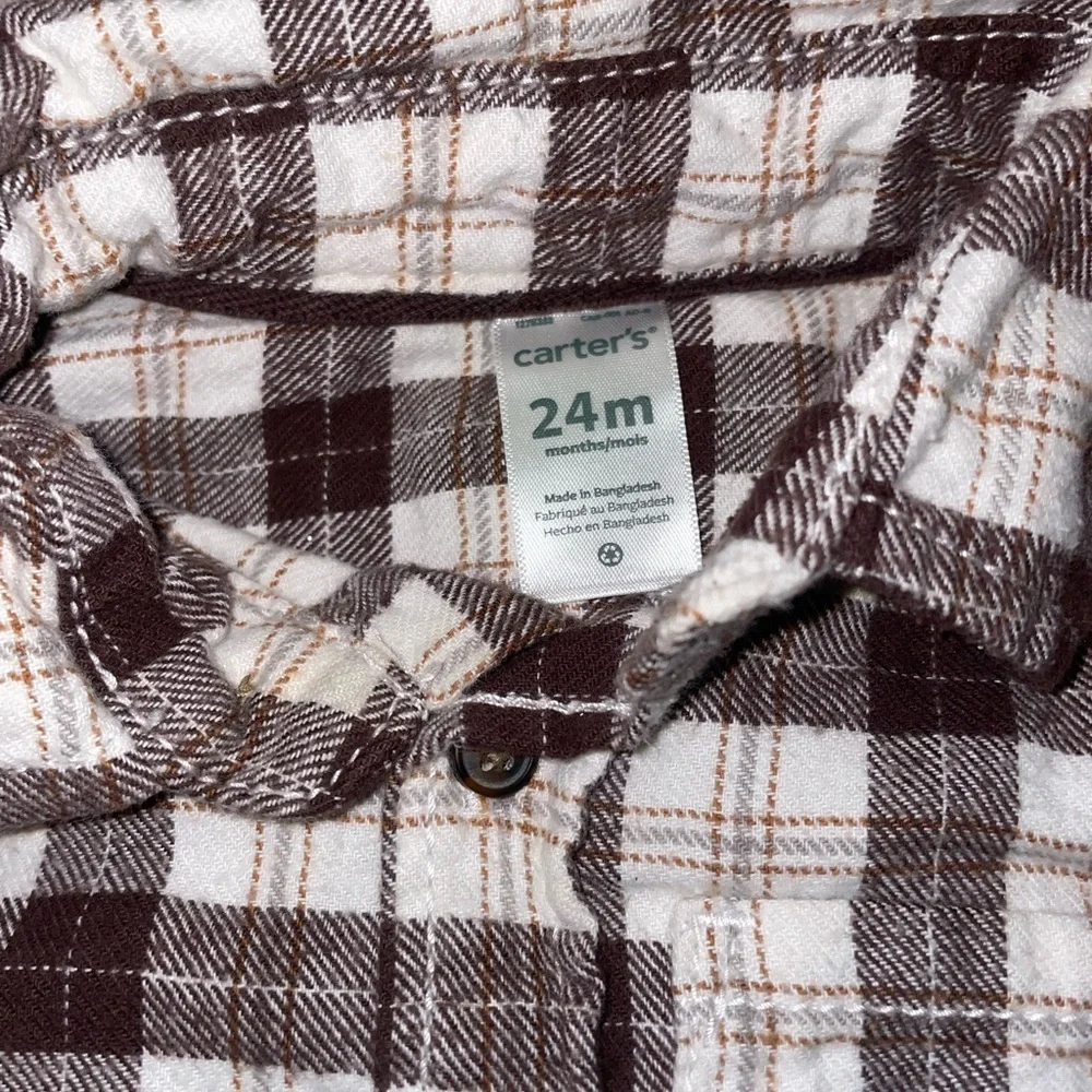 Button down - Picture 2 of 2